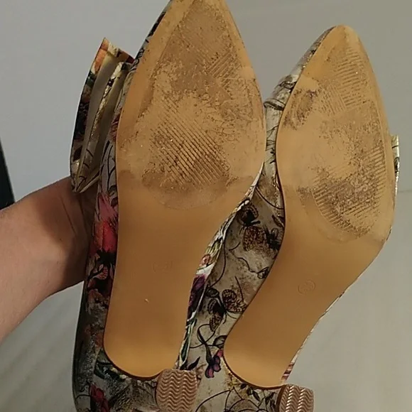 Bellini Women's Floral Gold Pumps Size 7.5M - Picture 8 of 9